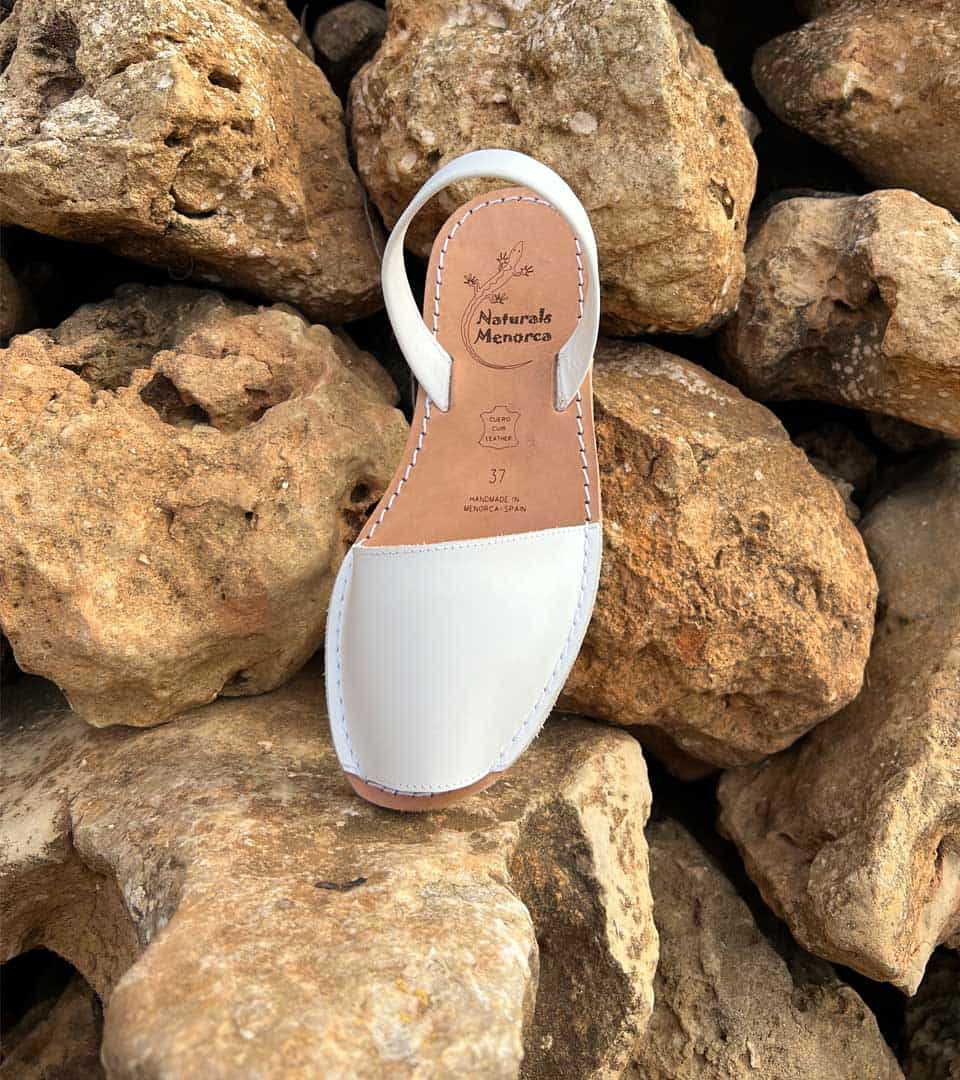 How to combine our white sandals?